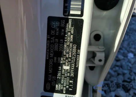 2018 Kia Forte Lx z USA, uszkodzony, nr VIN 3KPFK4A70JE268840